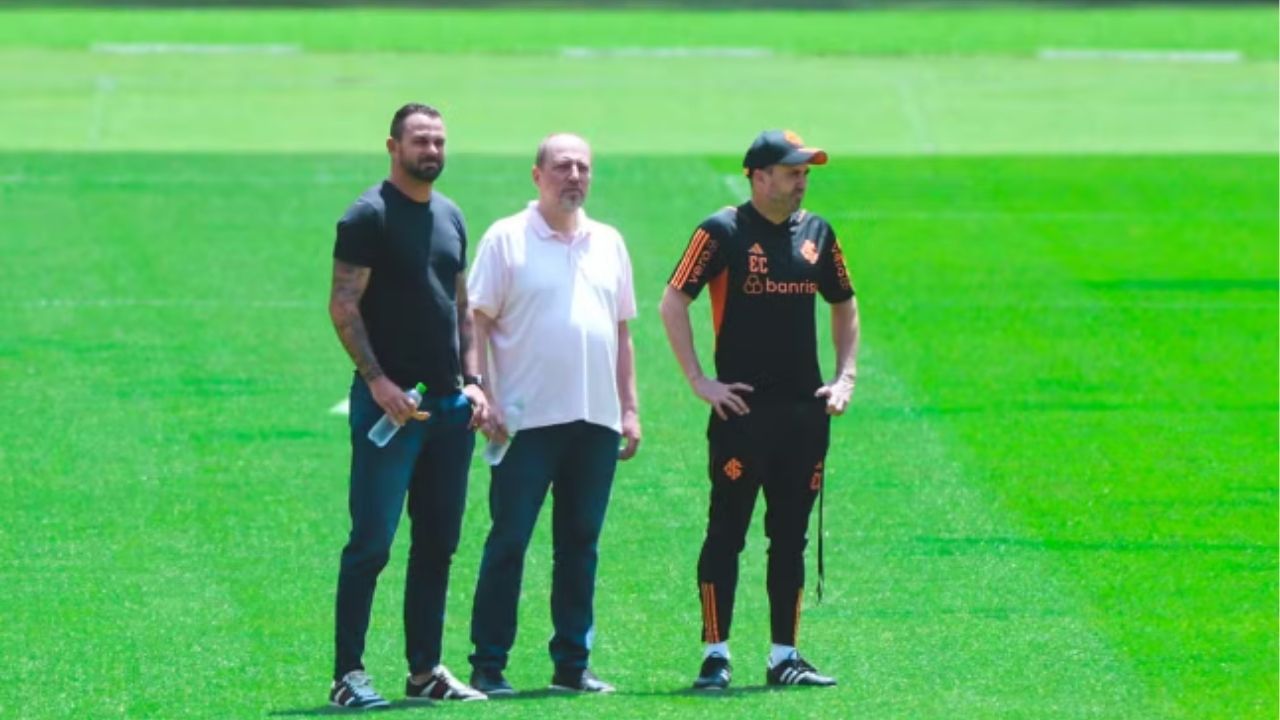 Técnico e dirigentes do inter de Porto Alegre.