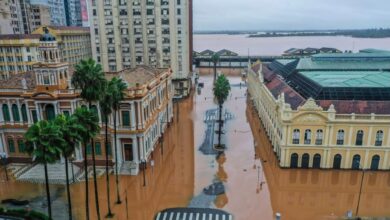 Centro Histórico de Porto Alegre alagado.