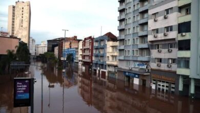 chuvas inundam centro de porto alegre