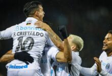 cristaldo do gremio comemora gol