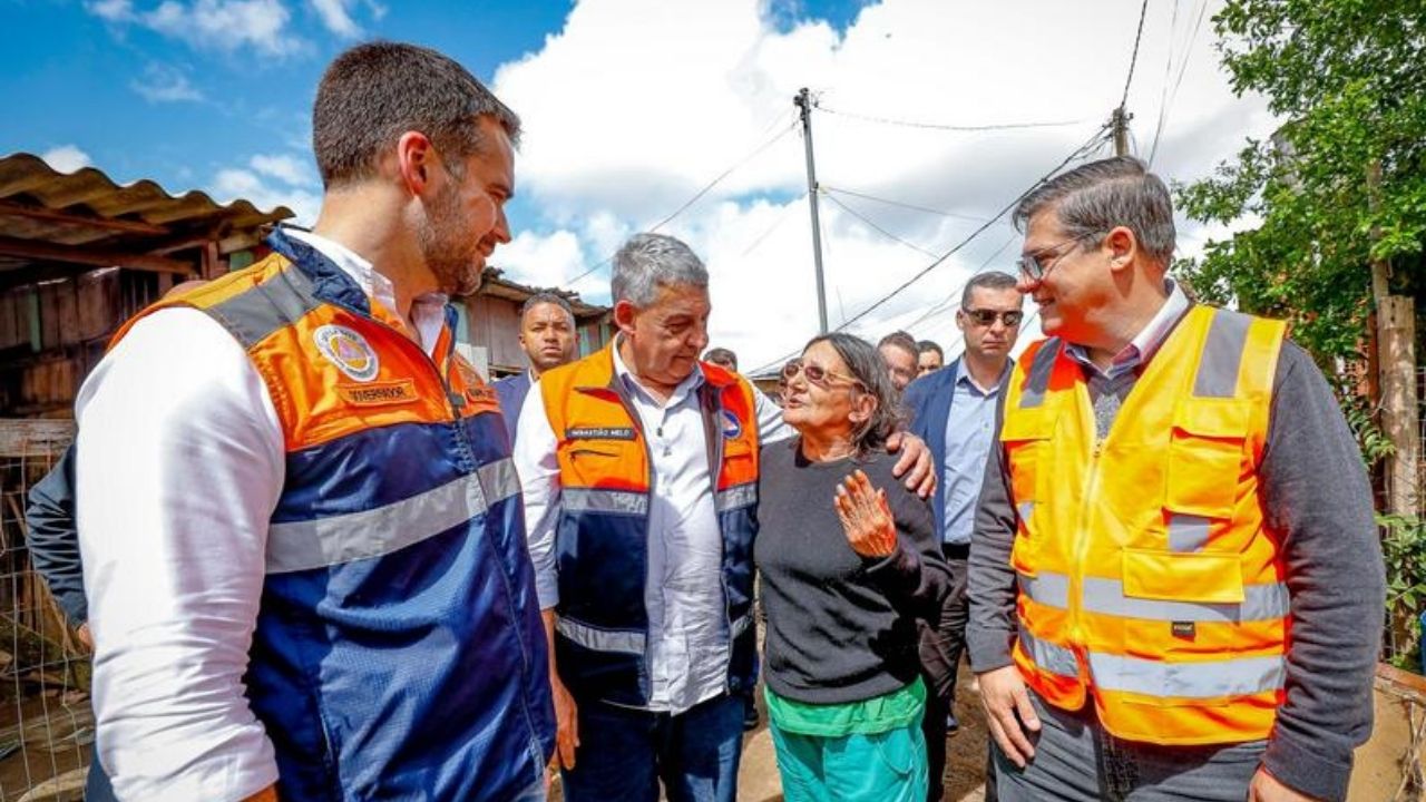 governo e prefeitura se unem durante enchentes