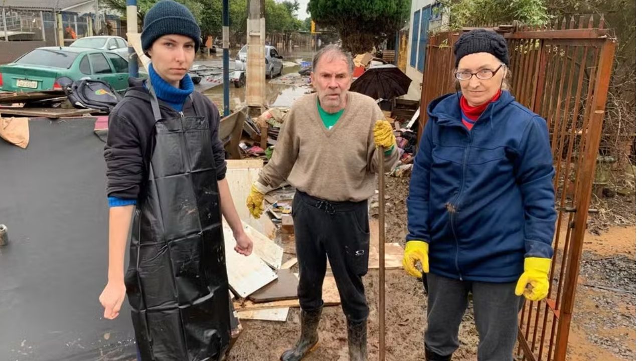 moradores iniciam limpezas em porto alegre