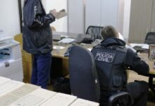 Policiais civis em seu gabinete em porto alegre