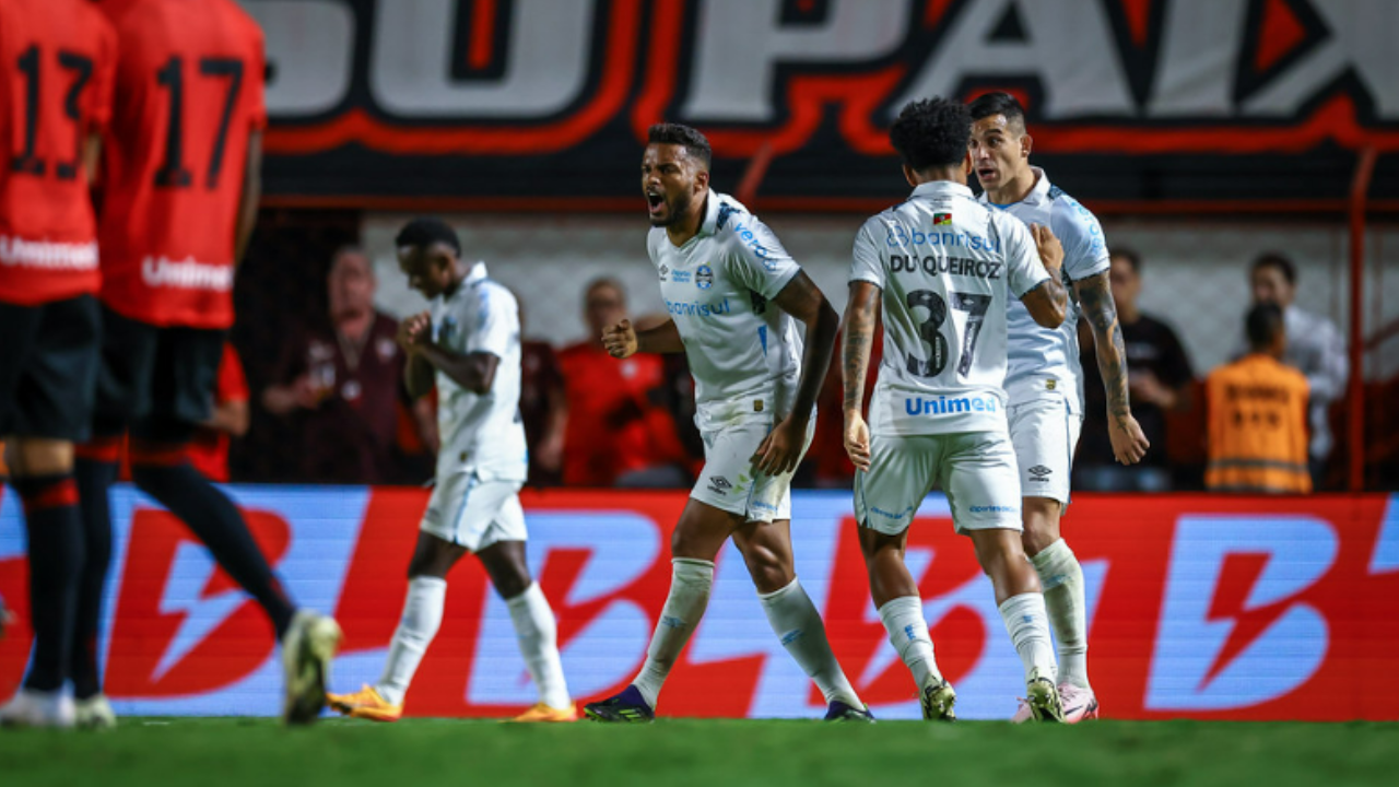 reinaldo / Grêmio busca o empate contra atletico go