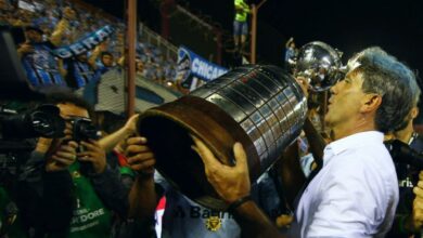 renato levanta taca da libertadores pelo gremio