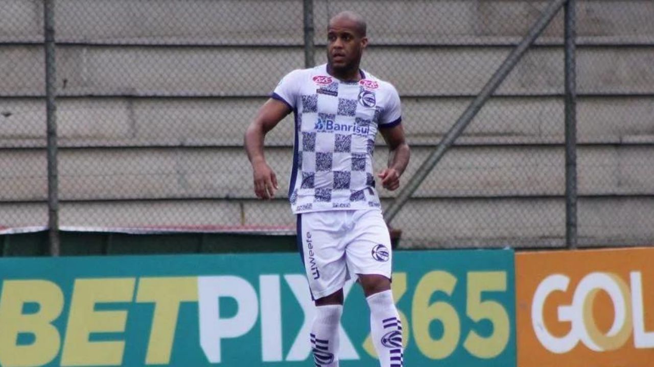 Tiago Pedra zagueiro do São José