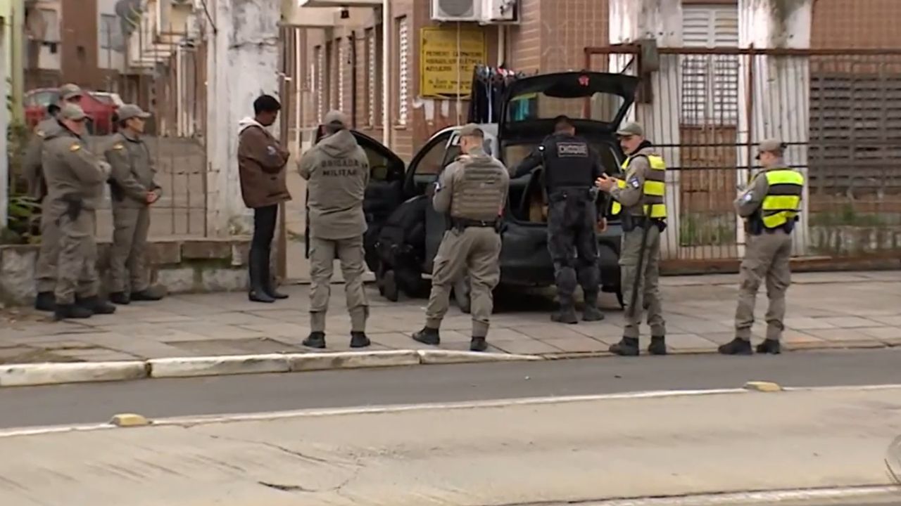 Policiais são indiciados pela Brigada Militar por morte após abordagem em Porto Alegre