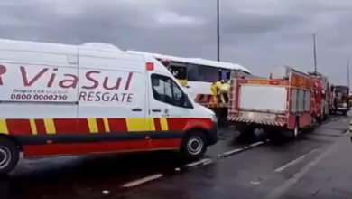 Acidente de dois ônibus deixa mais de 17 feridos na chegada de Porto Alegre