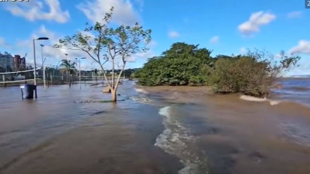 guaiba sobe nivel em porto alegre