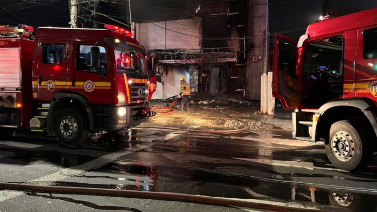 Incêndio atinge farmácia em Porto Alegre