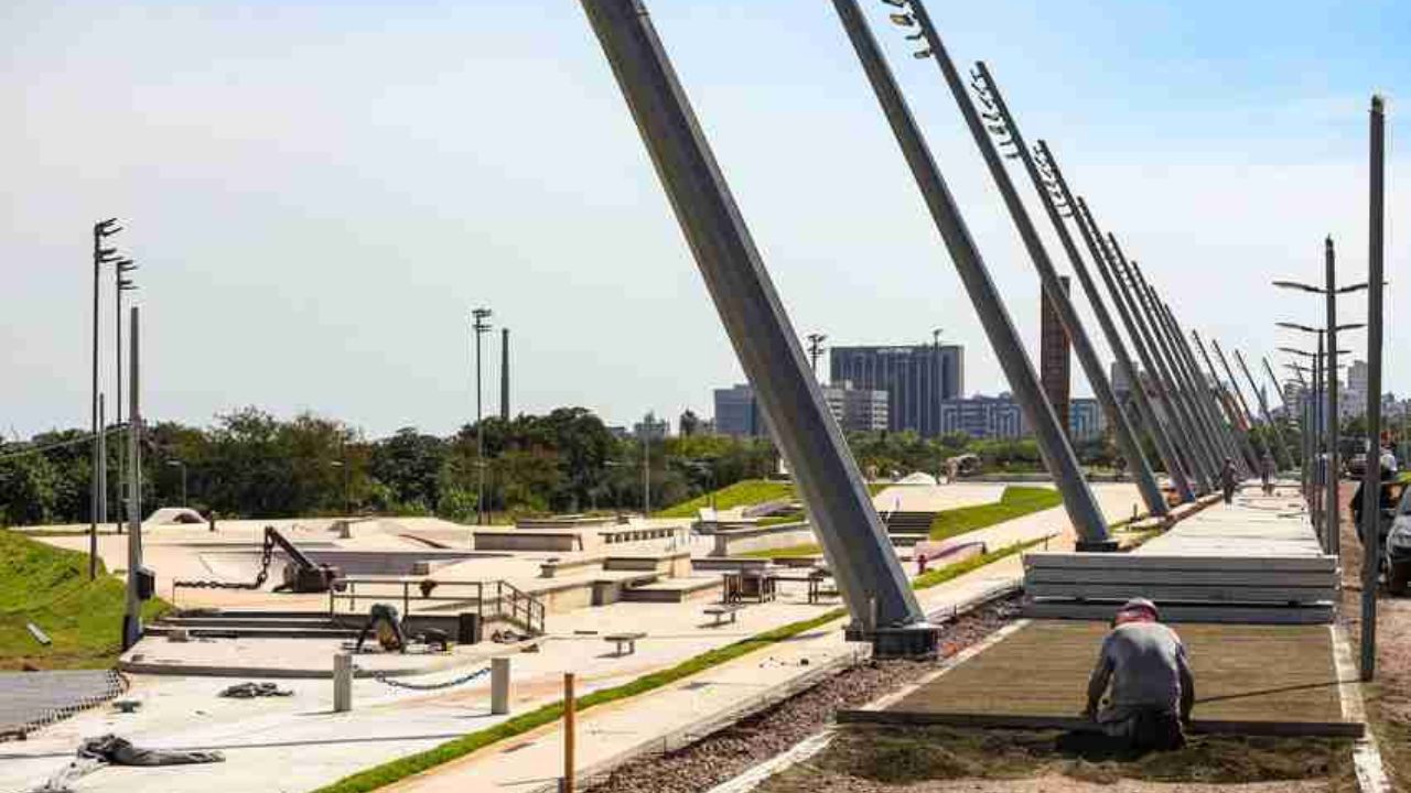 Prefeitura irá reformar número surreal de quadras na orla de Porto Alegre após as enchentes