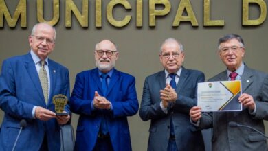 Troféu Câmara Municipal de Porto Alegre reconhece 200 anos de serviço da Santa Casa